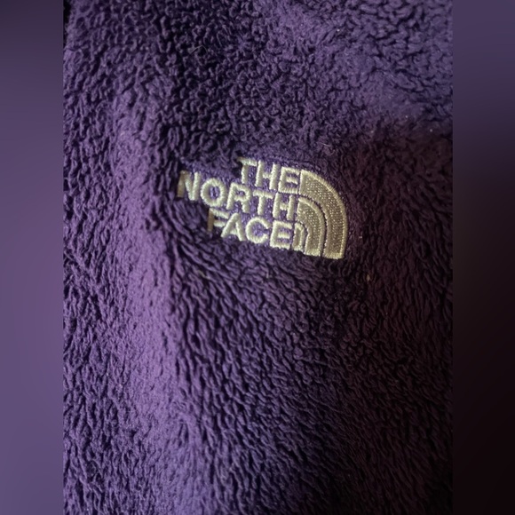 Women’s North Face fleece. Royal purple. Size medium. In great condition! - Picture 3 of 4